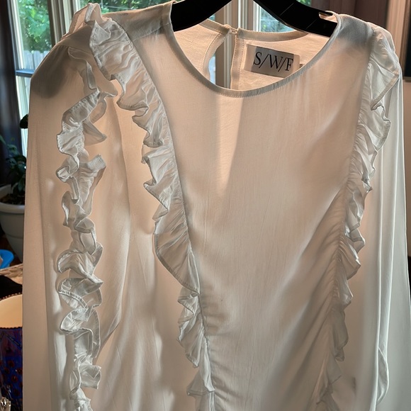 White ruffly top - Picture 12 of 12